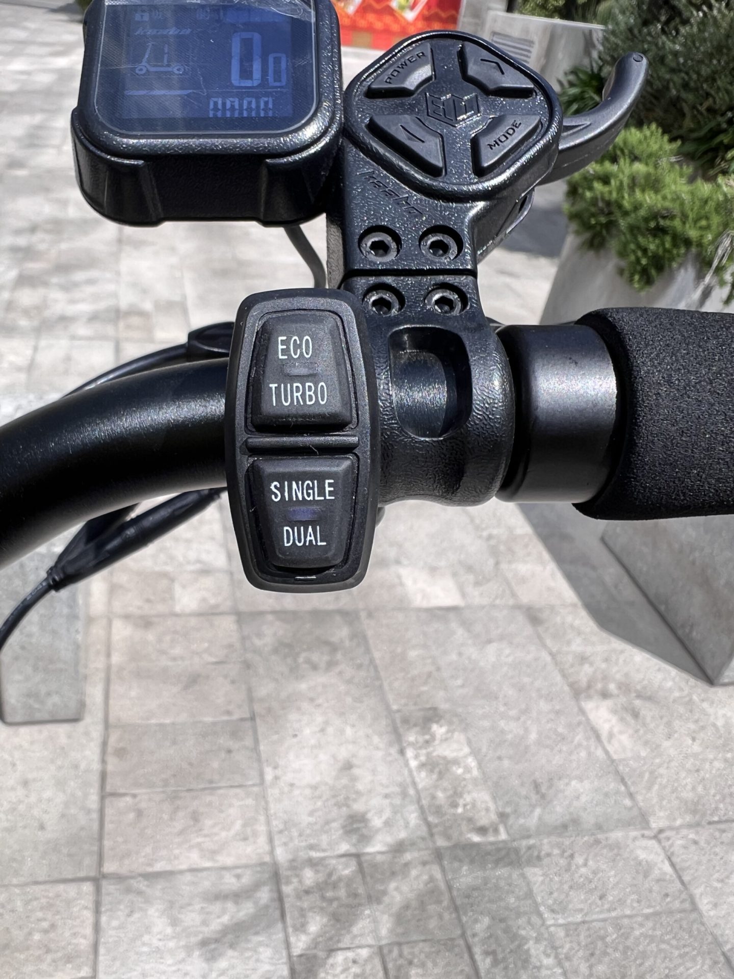 Kaabo Mantis 10 Plus Scooter Eléctrico - Imagen 2