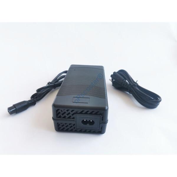 cargador 54.6v 2ah